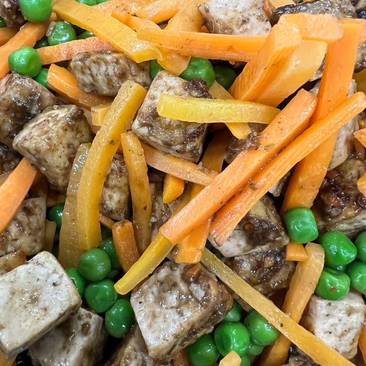 photo of Fruits & Roots Tofu Salad with Carrots & Garden Peas shared by @ftc on  14 May 2023 - review