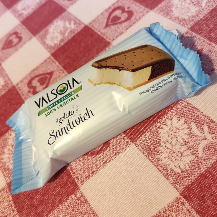 photo of Valsoia Il Gelato Sandwich shared by @ambras on  03 Aug 2023 - review
