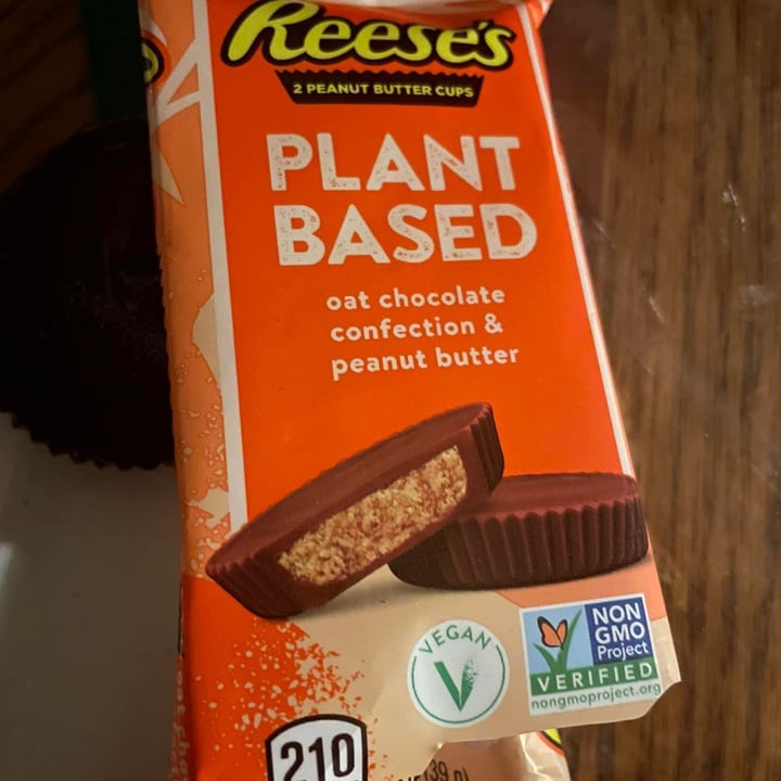 photo of Reese's plant based oat chocolate shared by @hungrywoman on  26 Jun 2023 - review