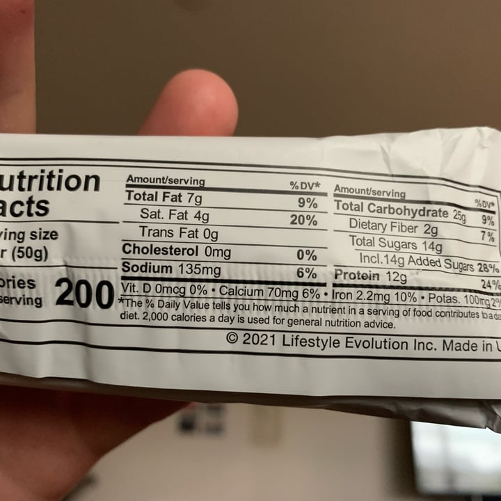 photo of NuGo Dark Chocolate Chip Protein Bar shared by @stargazer00742 on  16 Jul 2023 - review