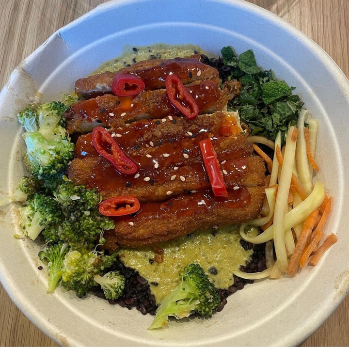 photo of Veggie Grill far east bowl shared by @veganelizabeth on  12 May 2023 - review