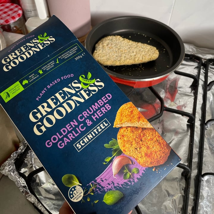 photo of Greens & Goodness Golden crumbed garlic and herb schnitzel shared by @prishuynh on  14 Mar 2023 - review