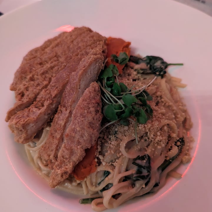photo of P.S. Kitchen linguini Alfredo With Crispy Chicken shared by @regimack on  17 Mar 2023 - review