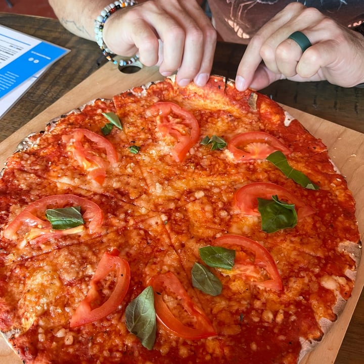 photo of Saggy Stone McGregor Vegan Margherita shared by @mienamoo on  23 Mar 2023 - review