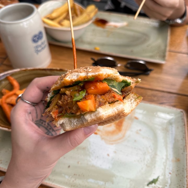 photo of Hans Im Glück German Burgergrill | Singapore VIVO CITY Taler Vegan Burger shared by @dafnelately on  09 May 2023 - review
