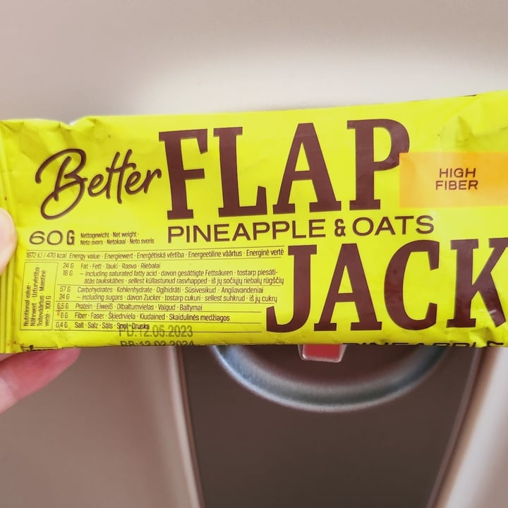 photo of FlapJack pineapple and oats shared by @nanienanie on  06 Aug 2023 - review