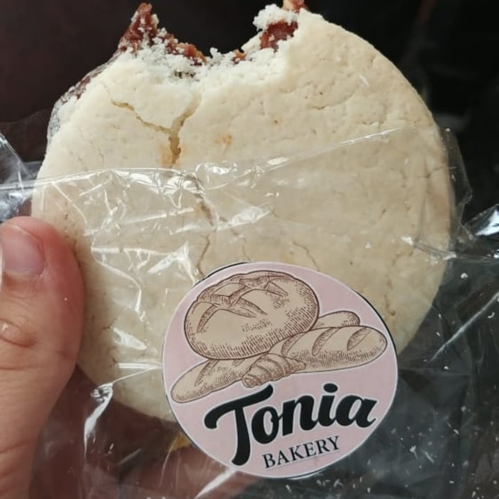 photo of Tonia Bakery Alfajor De Maicena shared by @malalafontan on  24 Apr 2023 - review