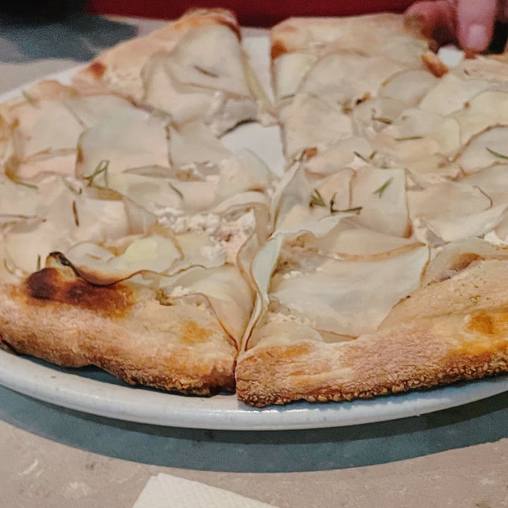 photo of Mudrá Pizza Bianca shared by @franvegg on  30 Jun 2023 - review