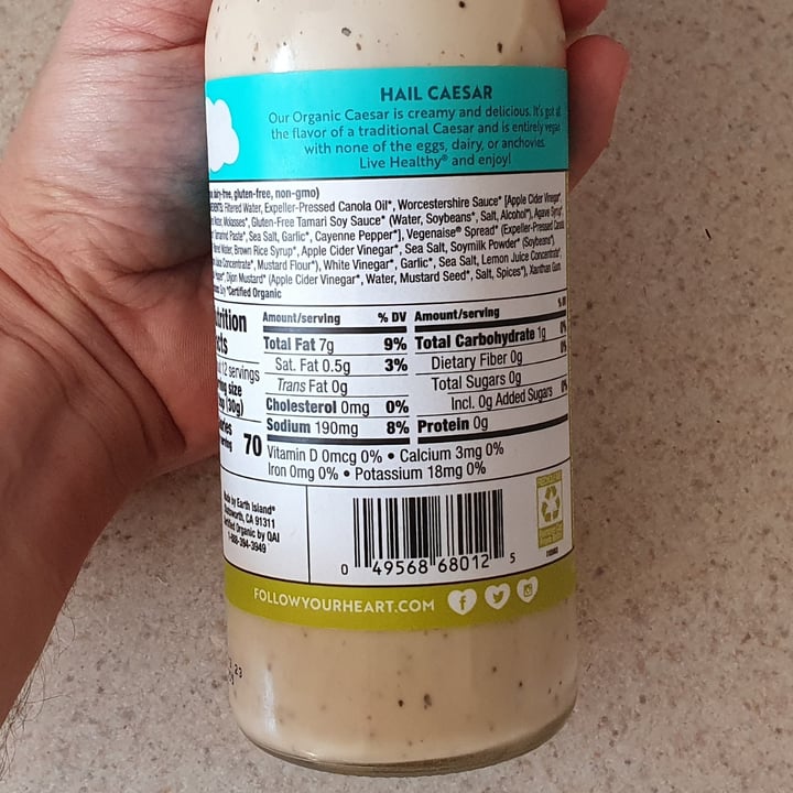 photo of Follow your Heart Caesar Salad Dressing shared by @elviejonvegano on  14 May 2023 - review