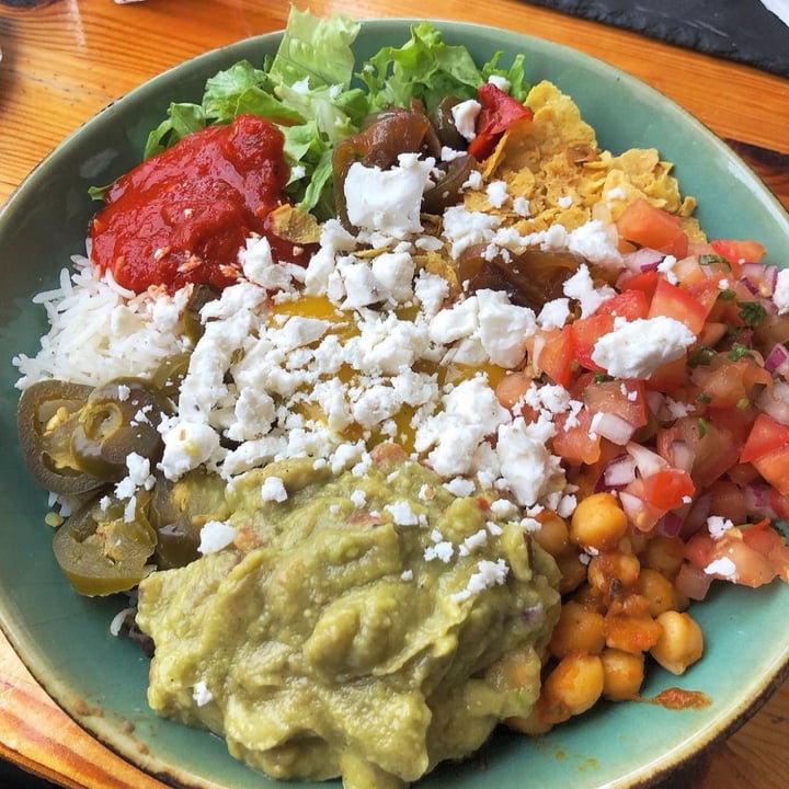 photo of Beats & Burritos Vegan Burrito Bowl shared by @sarahmmortimer on  08 Jan 2023 - review