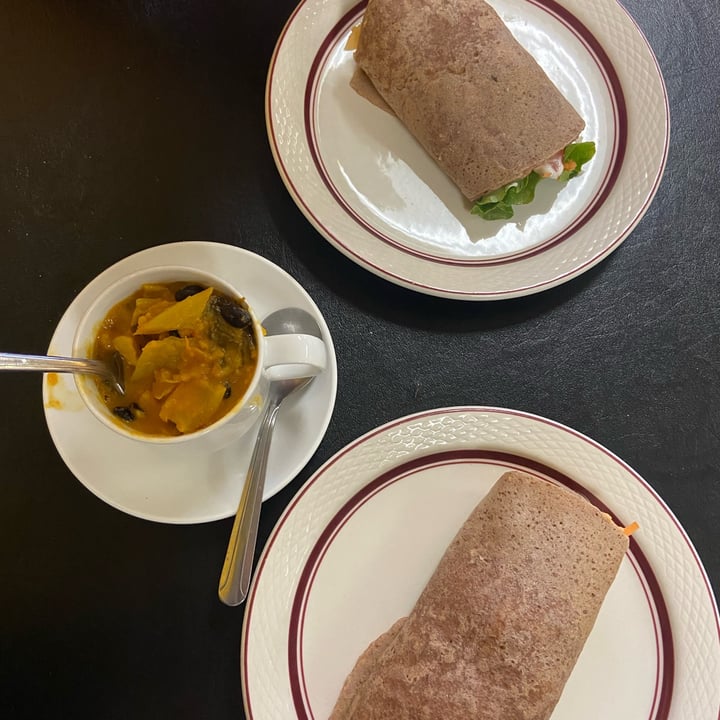 photo of Portia's Cafe Mediterranean Wrap shared by @alanagrace on  21 Feb 2023 - review