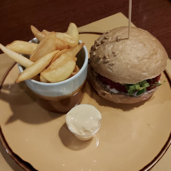 photo of The Scotsman Violet Vegan Burger shared by @nemorosa on  02 Jul 2023 - review