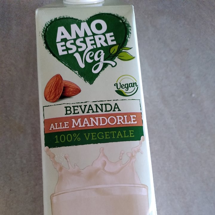 photo of Amo Essere Veg bevanda alle mandorle shared by @walkabout-veg on  07 Jul 2023 - review