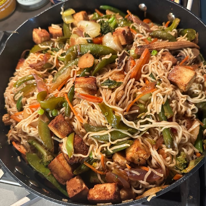 photo of Trader Joe's Asian Style Vegetables with Stir Fry Sauce shared by @berryveganplanet on  16 Jan 2023 - review