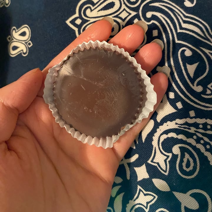 photo of Justin's 2 organic Dark Chocolate Cashew Butter Cups shared by @punksappho on  24 May 2023 - review