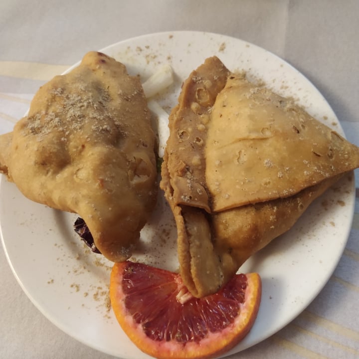 photo of RISTORANTE INDIANO GALLARATE Samosa shared by @chiaracappellini on  16 Feb 2023 - review