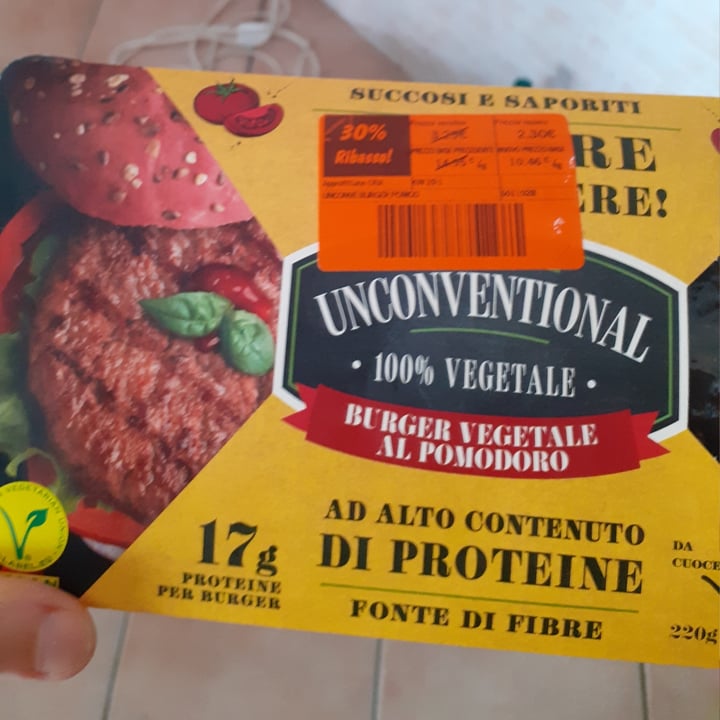 photo of Unconventional Burger Vegetale Al Pomodoro - Tomato Burger shared by @fedespa97 on  26 May 2023 - review
