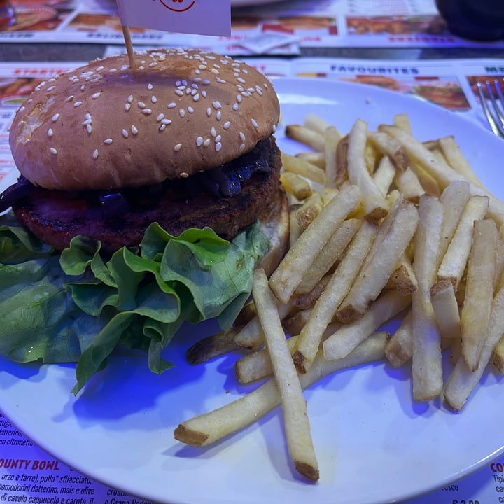 photo of America Graffiti veg burger shared by @aldoveg on  31 Mar 2023 - review