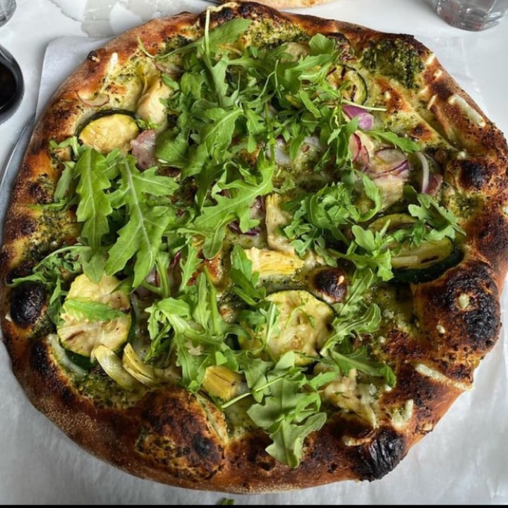 photo of Kai’s Kitchen pesto vegan pizza shared by @cheapsoybean on  15 Aug 2023 - review