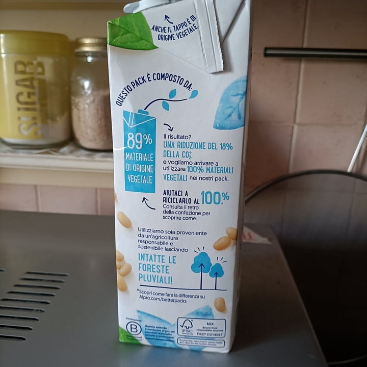 photo of Alpro Latte soia shared by @wonka on  18 Apr 2023 - review