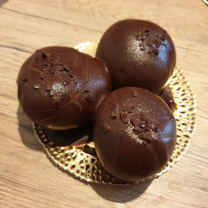 photo of Leccornie Profitterol vegano shared by @sharon69 on  23 Mar 2023 - review