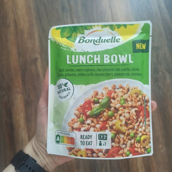 photo of Bonduelle lunch bowl spelt, erwtjes, zwarte oogbonen, cherry tomaten, rode paprika, olijven shared by @unitedforanimals on  23 Apr 2023 - review