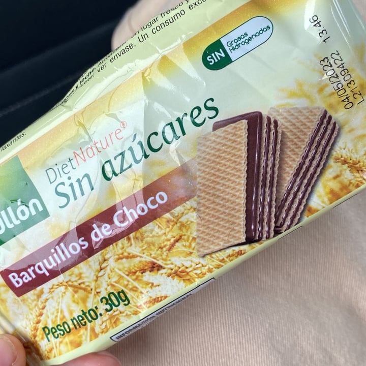 photo of Gullón Zero Sin Azúcares Barquillos Chocolate shared by @reniwawi on  16 Jan 2023 - review