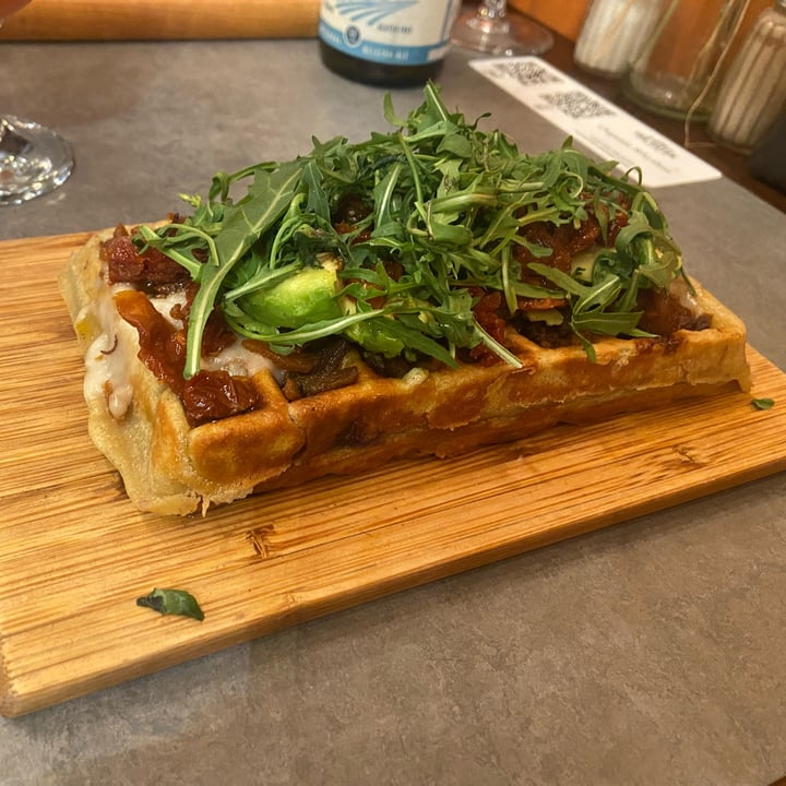 photo of The Sister Brussels Café Vegan history waffle shared by @helena12345 on  26 May 2023 - review