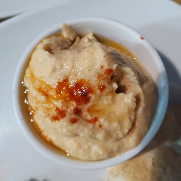 photo of Mezzaluna Hummus di ceci shared by @sirine on  04 Jun 2023 - review