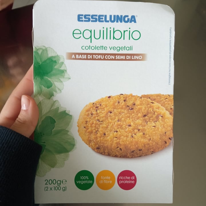 photo of Esselunga equilibrio Cotolette Vegetali A Base Di Tofu Con Semi Di Lino shared by @matildepolla on  27 Mar 2023 - review