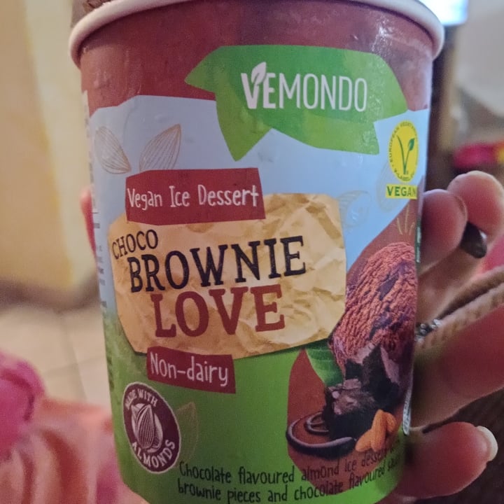 photo of Vemondo chocolate brownie ice cream shared by @sammy2001 on  24 Jan 2023 - review