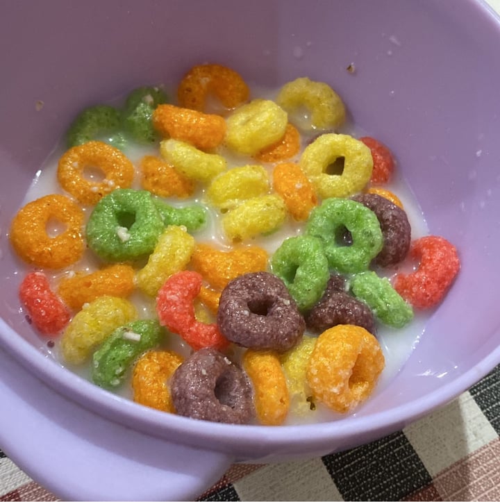photo of Kellogg's froot loops shared by @rachcavalle on  09 Feb 2023 - review