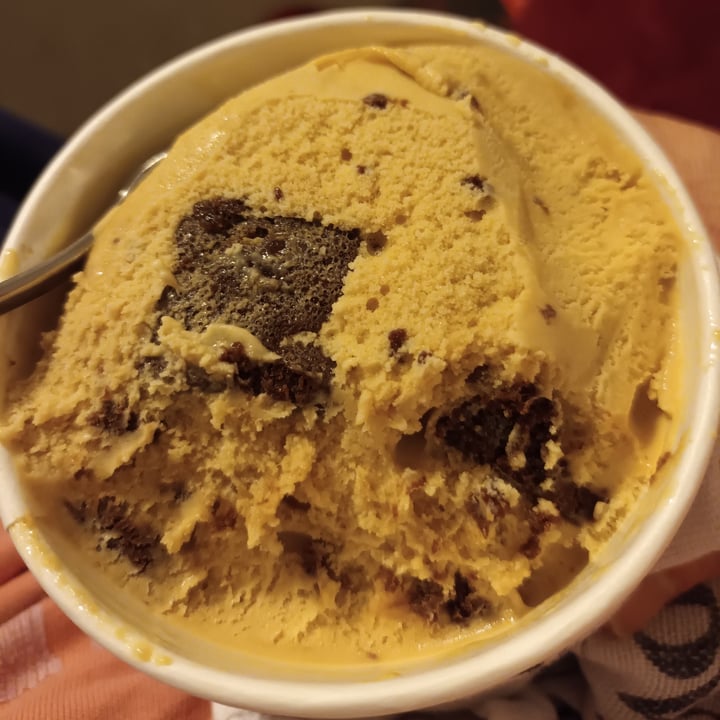 photo of Ben & Jerry's Salted caramel brownie non dairy shared by @emsieee on  18 Feb 2023 - review