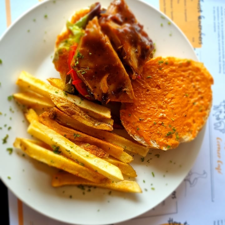 photo of Asher's Corner Cafe @ Ashers Farm Sanctuary The Unbelievable Burger shared by @reubenyssel on  07 May 2023 - review