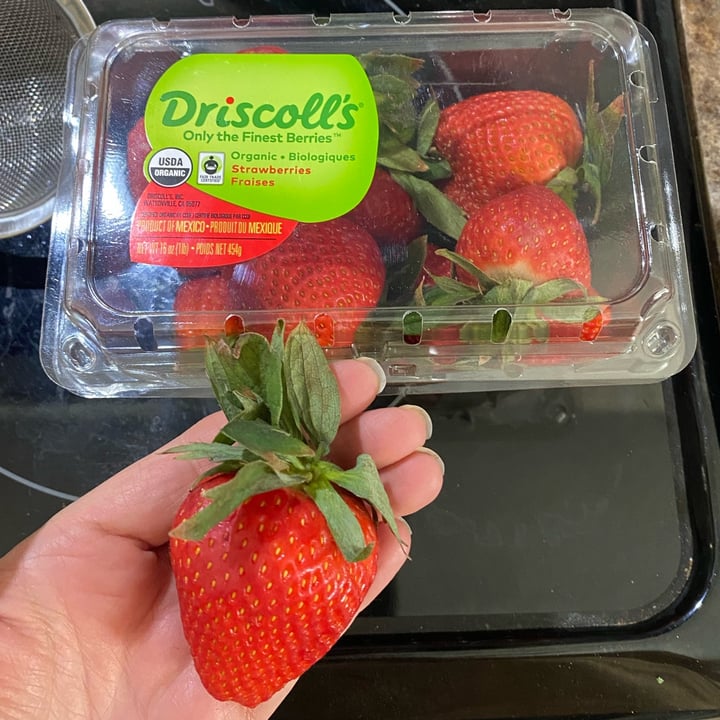 photo of Driscoll’s organic strawberries shared by @thedarktower on  06 Mar 2023 - review