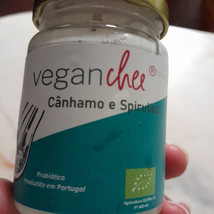 photo of Veganchee iogurte canhamo e espirulina shared by @claudiasousaportugal on  20 Jan 2023 - review