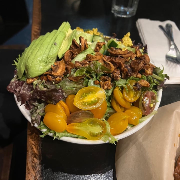 photo of City O' City Avocado Club Salad shared by @aubreyj27 on  21 Feb 2023 - review