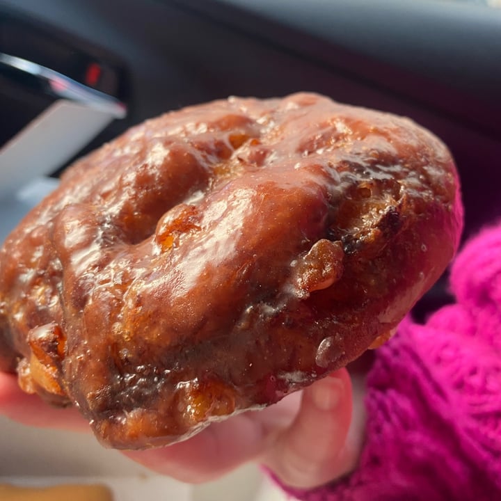 photo of Voodoo Doughnut Apple Fritter shared by @jeffpend on  05 Jan 2023 - review