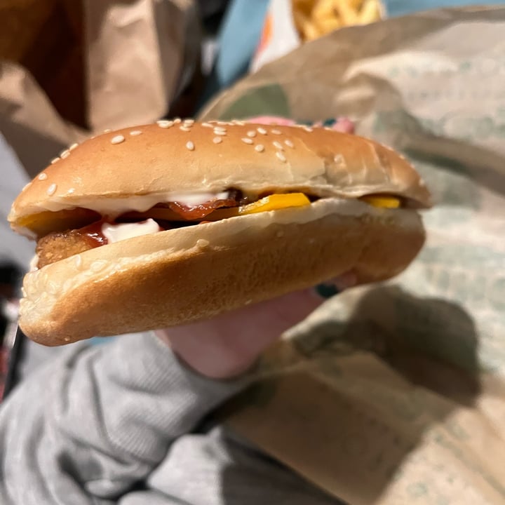 photo of Burger King Leicester Square Vegan Royale Bakon King shared by @rhiannondiamxnd on  05 Feb 2023 - review