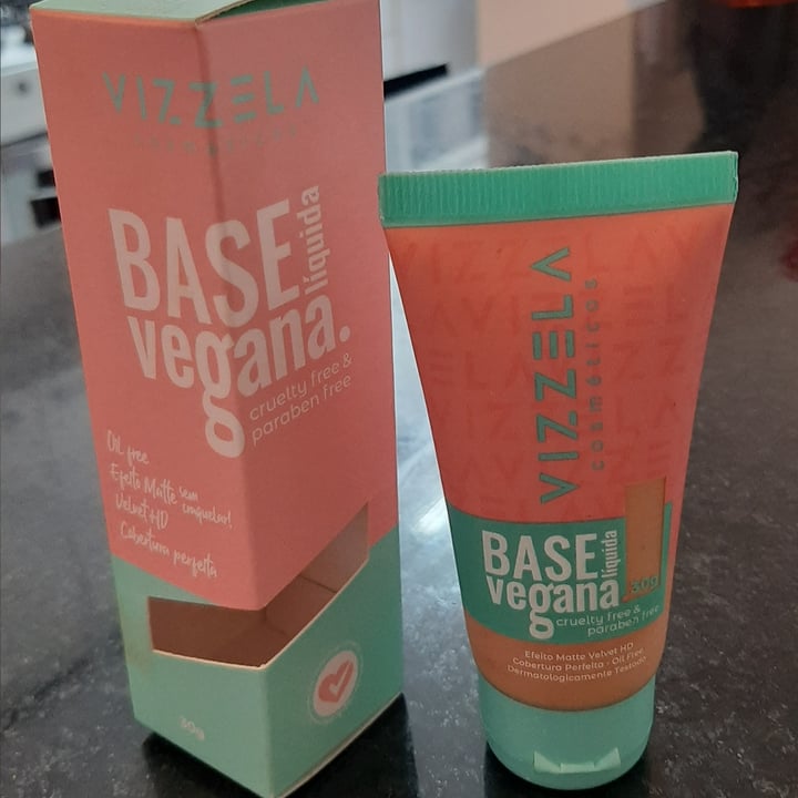 review photo of Vizzela Cosméticos Base Líquida shared by @claramx on 01 May 2022 - review
