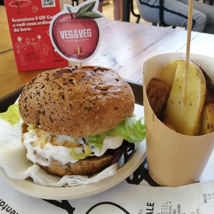 photo of Veg & Veg Hamburger veg shared by @mariabruna on  03 Sep 2021 - review