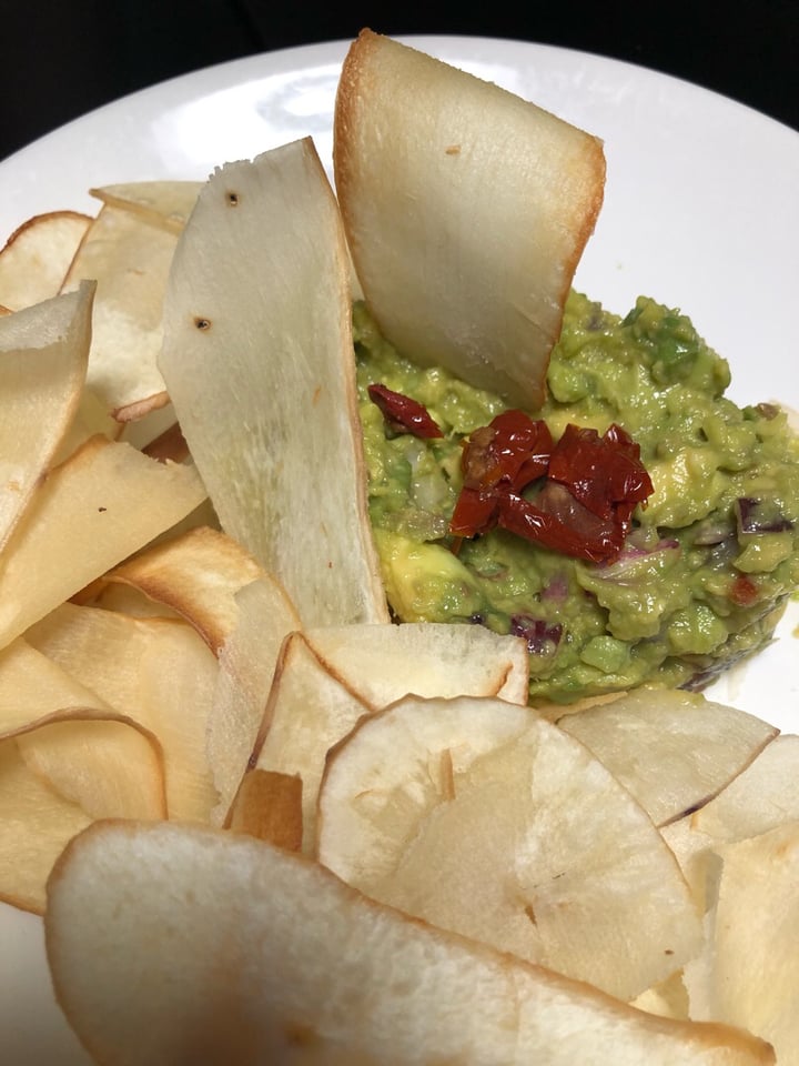 review photo of Restaurante Copenhagen Guacamole with yucca chips shared by @chrissaye on 20 May 2019 - review
