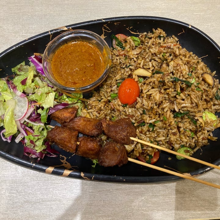 photo of Flavours by Saute Fried Rice Sambal Petai Nasi Goreng W Satay shared by @moonrabbit on  16 Oct 2021 - review