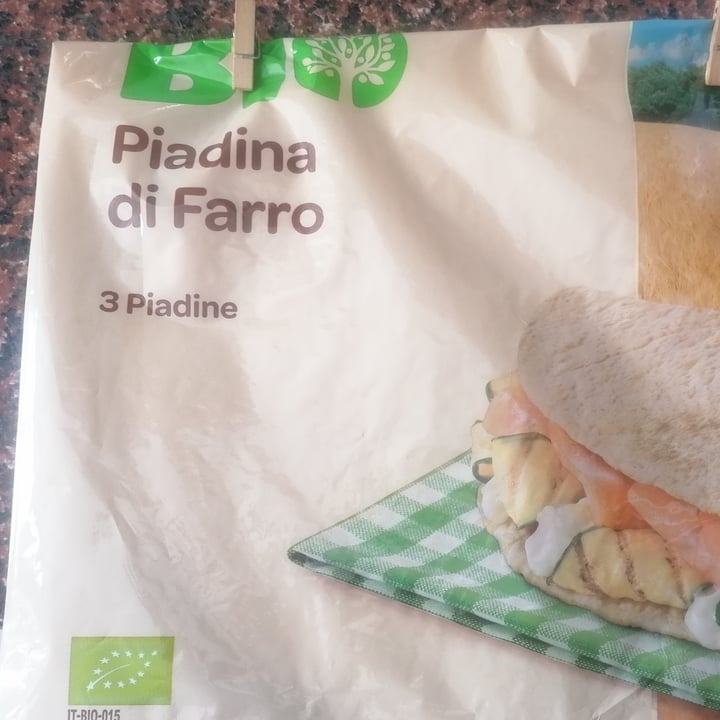 photo of Carrefour Bio Piadina di farro shared by @alessandrandra on  24 Sep 2022 - review