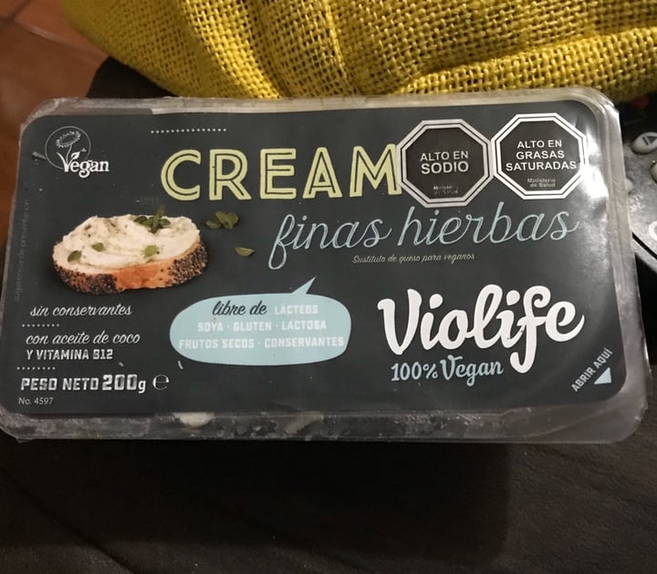 photo of Violife Creamy with Herbs shared by @genandrade on  01 Mar 2020 - review