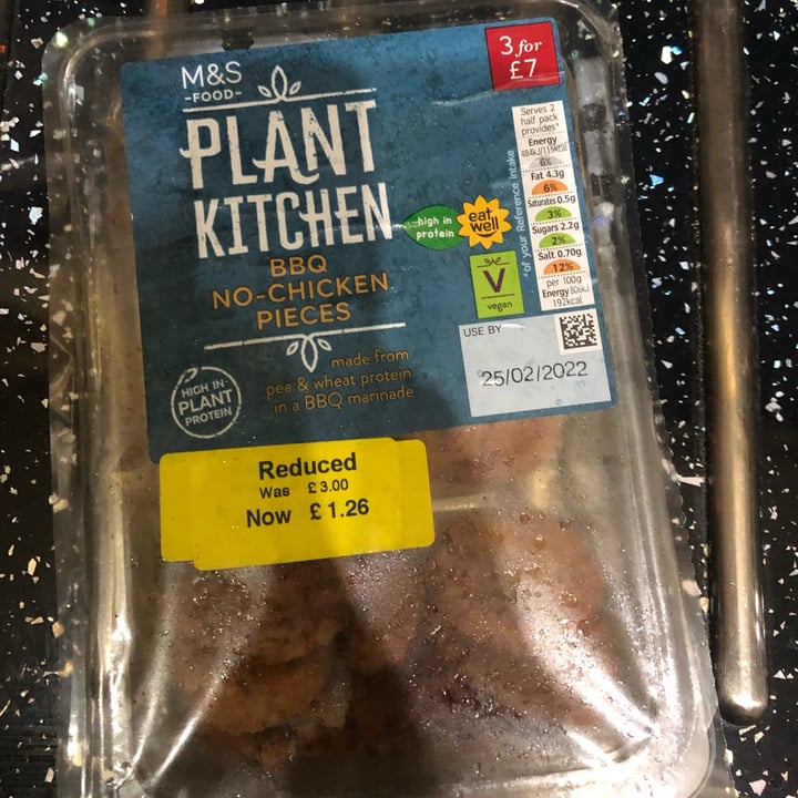 photo of Plant Kitchen (M&S) BBQ No Chicken Pieces shared by @rhiannondiamxnd on  24 Mar 2022 - review