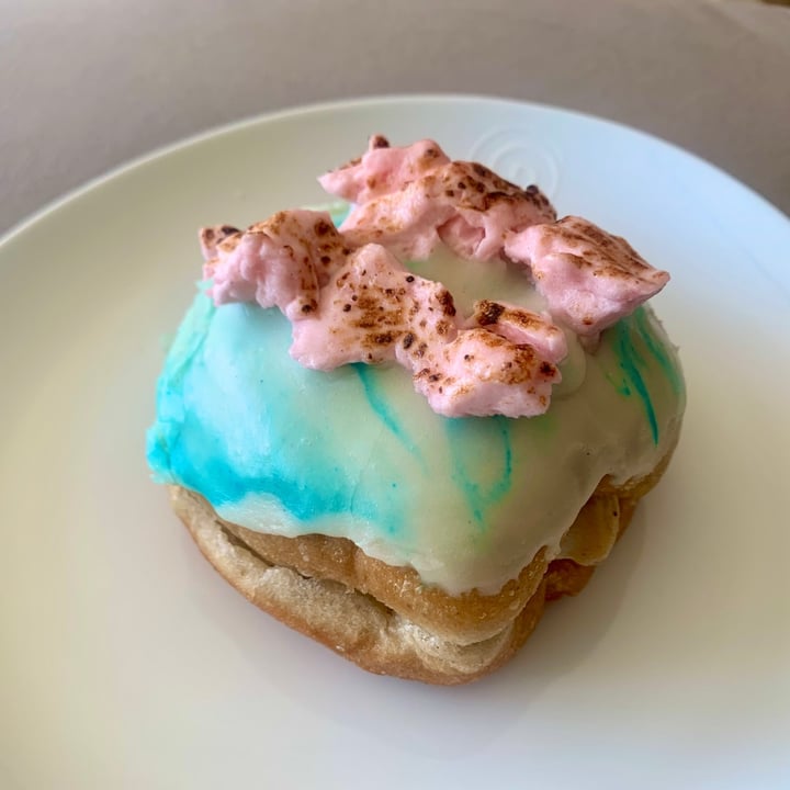 review photo of Grumpy & Runt | Little Deli & Donuts Mallow Custard and Vanilla Glazed donut shared by @lisadeboer on 14 Aug 2021 - review