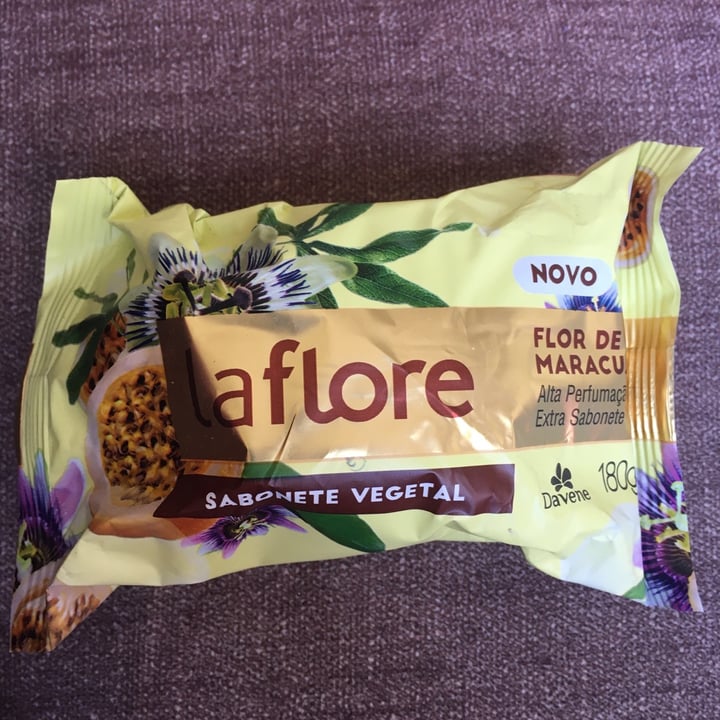 review photo of Davene La flore sabonete shared by @gabicla on 16 Jul 2021 - review