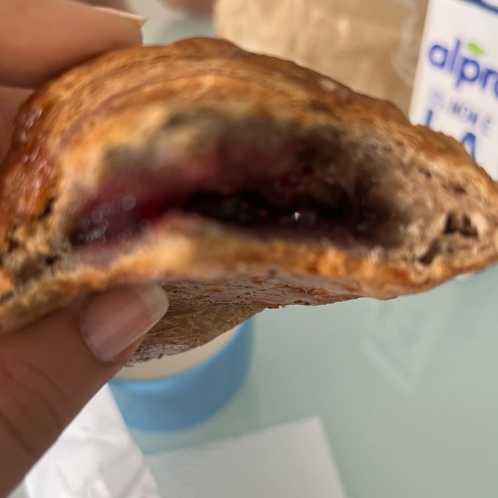 review photo of Bar Marini Cornetto vegano ai frutti di bosco shared by @anto990 on 28 Jul 2022 - review