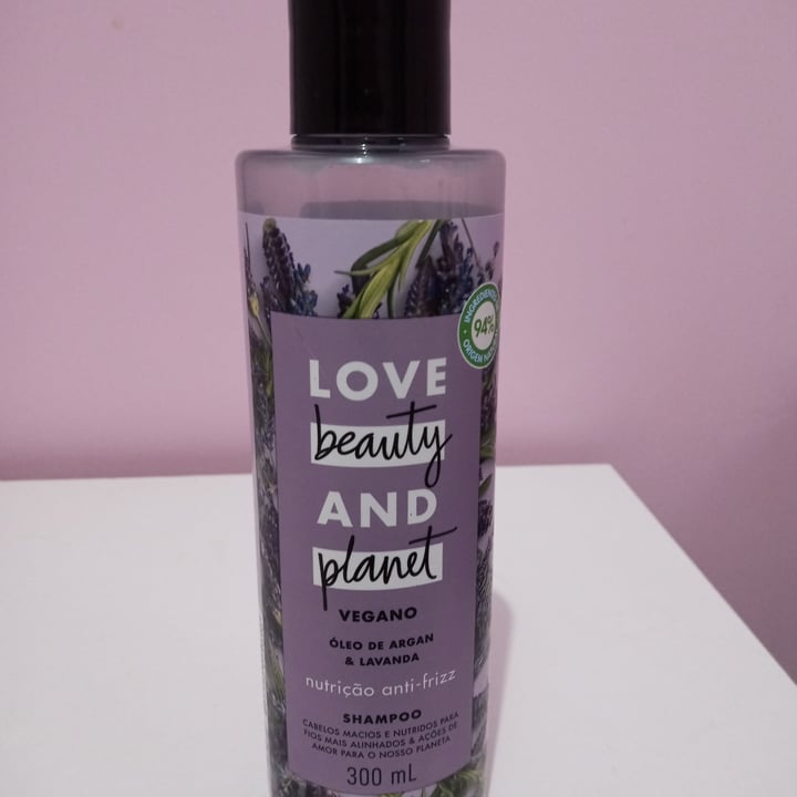 photo of Love Beauty and Planet Shampoo Óleo Argan e Lavanda shared by @victoriasantoscr on  04 May 2022 - review